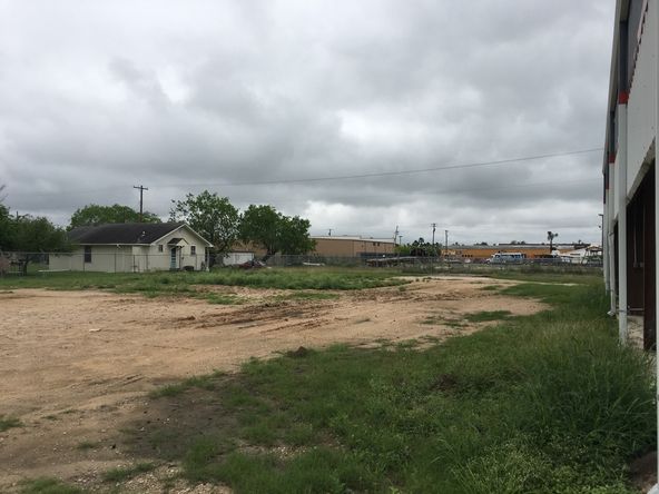 1407 N 5th St, Harlingen, TX 78550